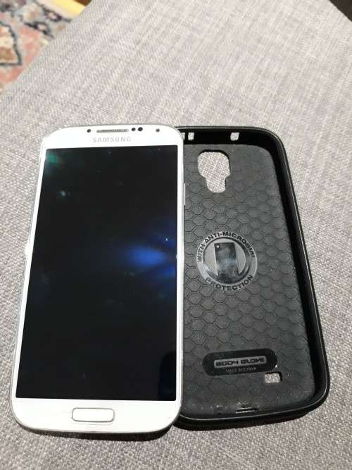 SAMSUNG GALAXY S4
