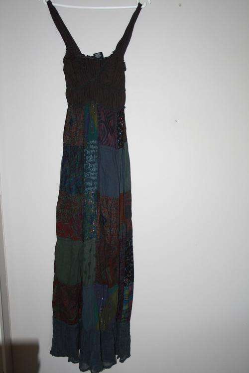Dress sleevless. Funky/Hippie
