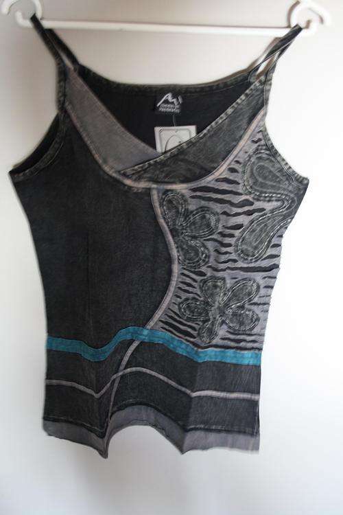 T-Shirt Sleeveless. Hippie/Funky