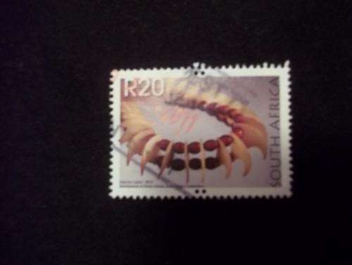 2010 SOUTH AFRICAN R20-00 STAMP WITH DOUBLE PERFORATION IN MIDDLE - UM/FU