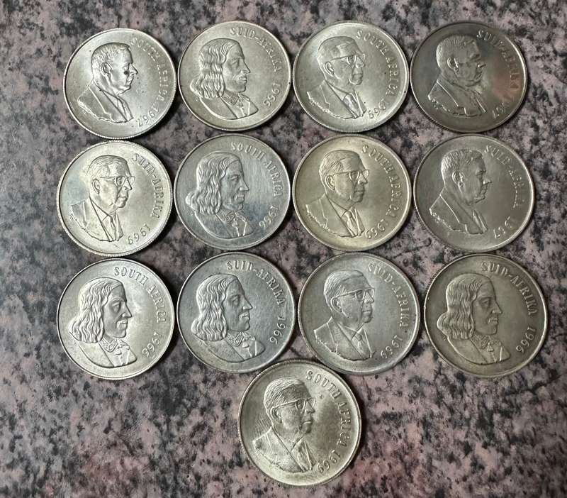 WOW!! ***BEAUTIFUL LOT OF 15 SOUTH AFRICAN SILVER R1 COINS*** ##R186,66 PER COIN##