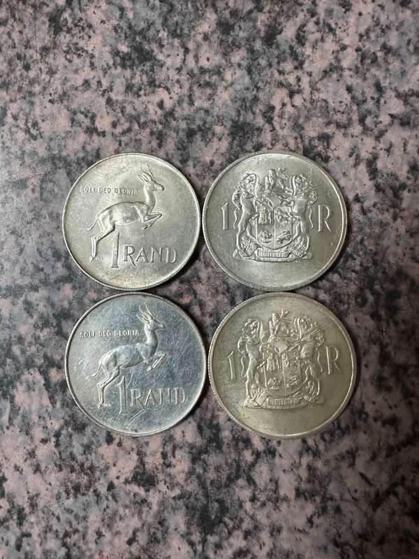 WOW!! ***BEAUTIFUL LOT OF 15 SOUTH AFRICAN SILVER R1 COINS*** ##R186,66 PER COIN##
