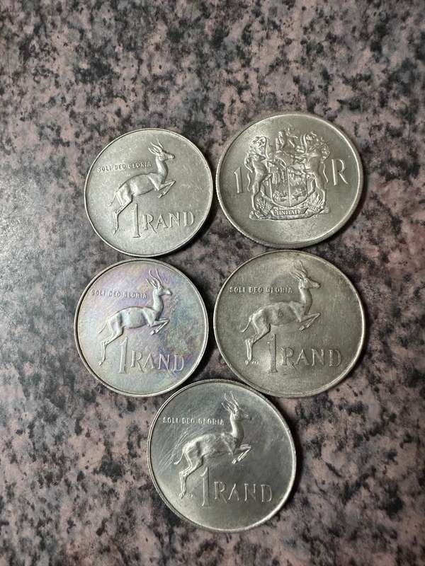 WOW!! ***BEAUTIFUL LOT OF 15 SOUTH AFRICAN SILVER R1 COINS*** ##R186,66 PER COIN##