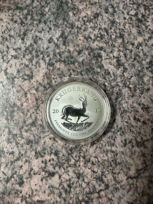 WOW!!! ***BEAUTIFUL 2017 PREMIUM UNCIRCULATED FINE SILVER KRUGERRAND***