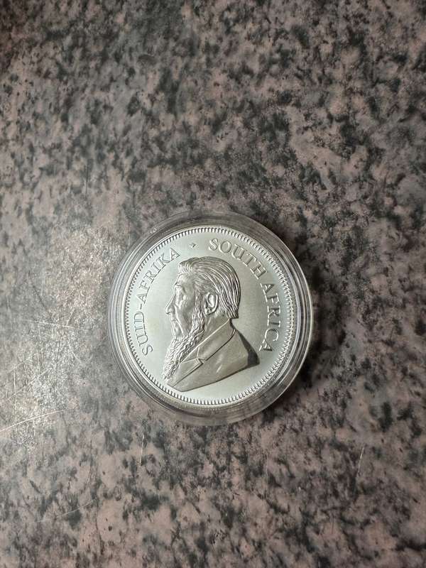 WOW!!! ***BEAUTIFUL 2017 PREMIUM UNCIRCULATED FINE SILVER KRUGERRAND***