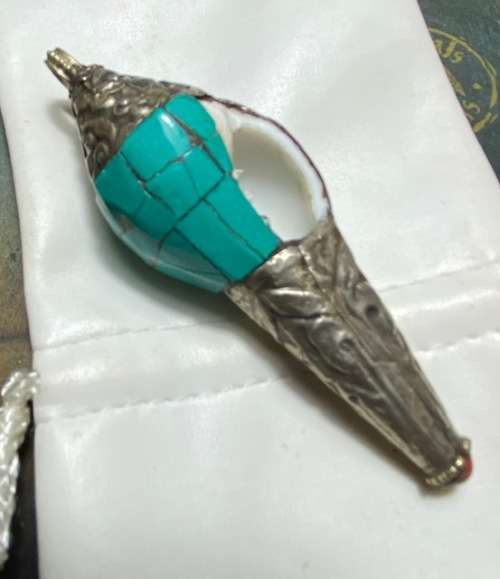 Tibetan Himalayan handmade vintage red coral turquoise silver Holy Ritual Sankh conch shell