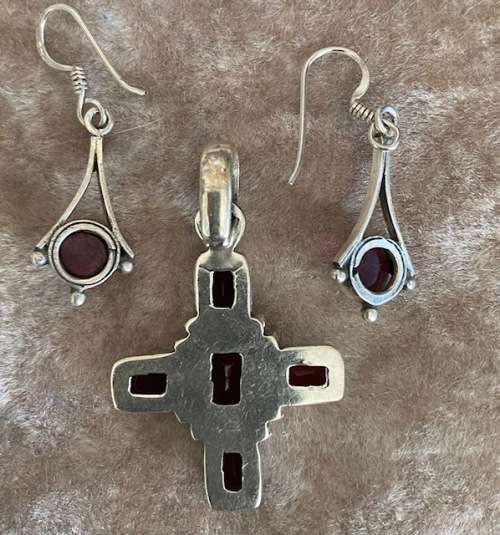 925 SILVER GARNET CROSS WITH EARRINGS