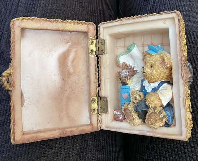 FOUR CUTE SUITCASE PICTURE FRAMES