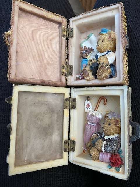 FOUR CUTE SUITCASE PICTURE FRAMES