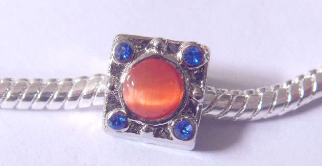 *** BEAUTIFUL TRIANGLE BEAD - FIT PANDORA ***