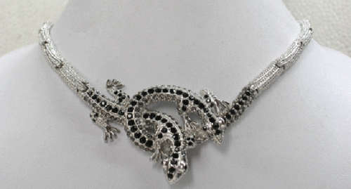 *** BEAUTIFUL SWAROVSKI  TWIN GECKO CRYSTAL NECKLACE AND EARRINGS SET ***