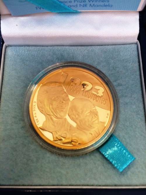 2007 R25 1oz Noble Peace Prize Winners Nelson Mandela and FW De Klerk