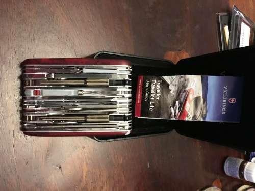 WOW!!!    The worlds biggest utility Knive, 25 features Victorinox Tool Brand new in box