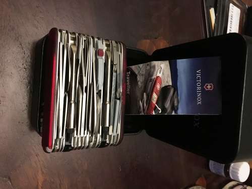 WOW!!!    The worlds biggest utility Knive, 25 features Victorinox Tool Brand new in box