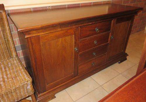 Solid wood Dining Room Suite - 8 Seater