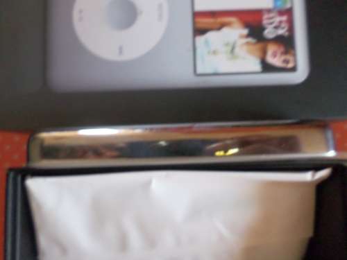 iPod Classic 160GB Pristine condition original box with manuals and unused earphones