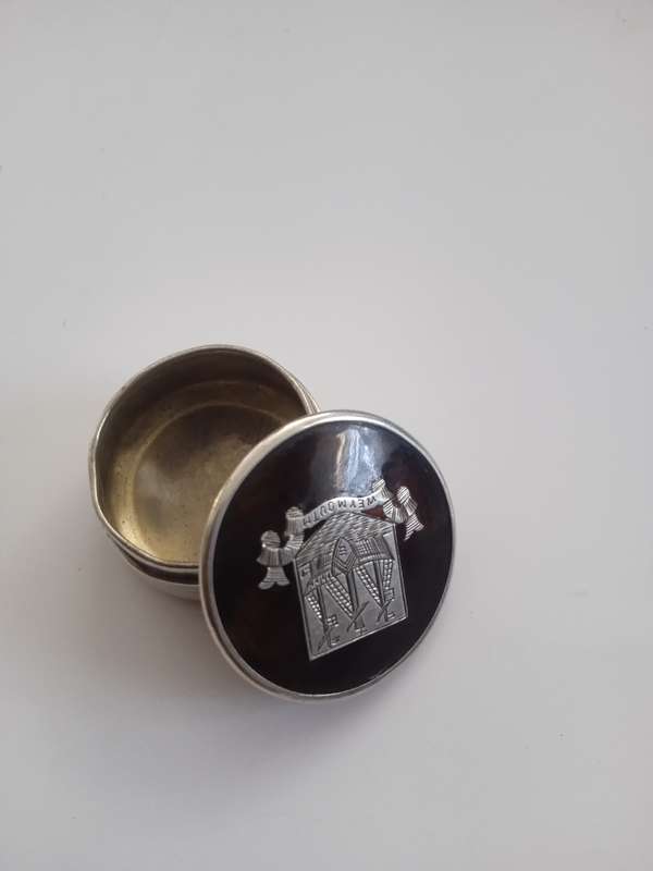 Vintage Silver Hallmarked pillbox.  Weymouth England. Starting R1 !!!!! W