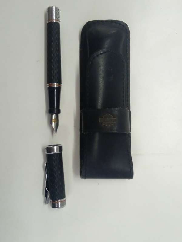 Awesome!!!  Vintage Harley Davidson fountain pen in original pouch
