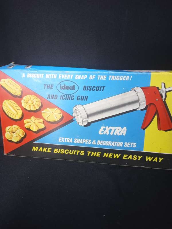 Ideal biscuit and icing gun in original box  complete