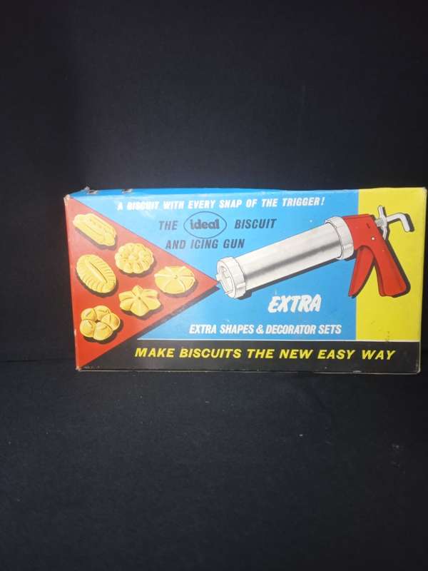 Ideal biscuit and icing gun in original box  complete