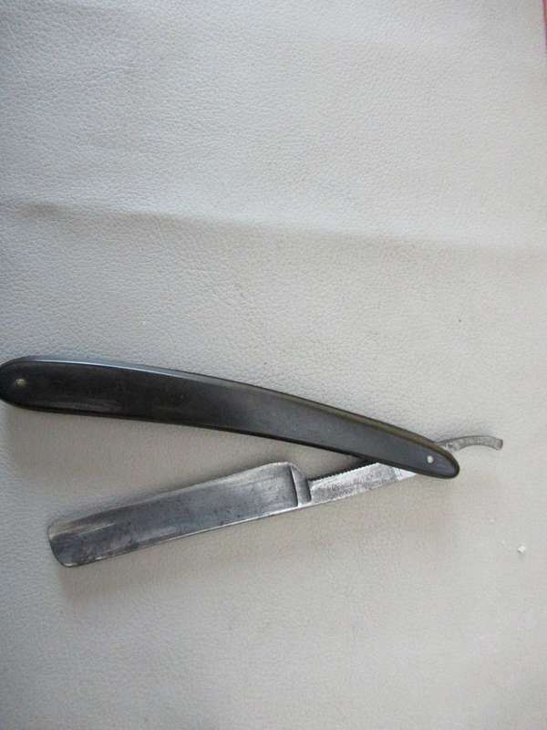 Vintage mens cutthroat razor  American HOLLOWGROUND