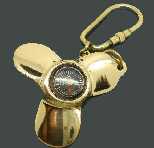 COLLECTIBLE SOLID BRASS PROPELLER KEYCHAIN w A BEAUTIFUL BLACK INSET COMPASS