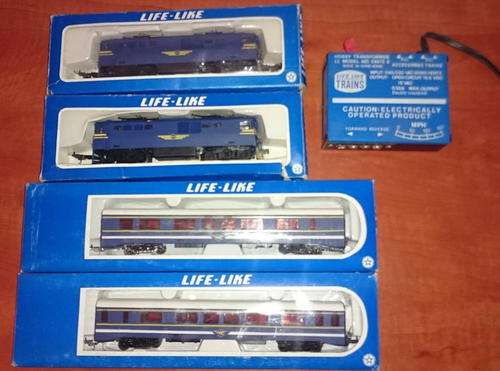 S.A.R Blue train LIFE- LIKE {Boxed} VERY RARE!!