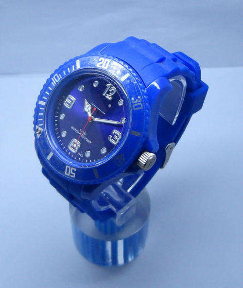 NEW (blue) Watch Fashion Jelly Watch Men/Women WITH BOX