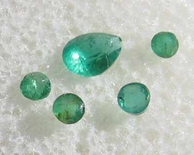 BEAUTIFUL Mix cut EMERALD, .20 ct  mix mm