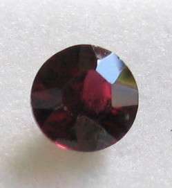 Wonderful 1.43ct Round cut Garnet 7mm