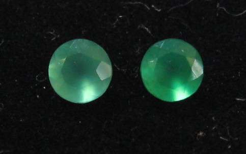Wonderful Green Ghrysoprase stones and is 4mm each