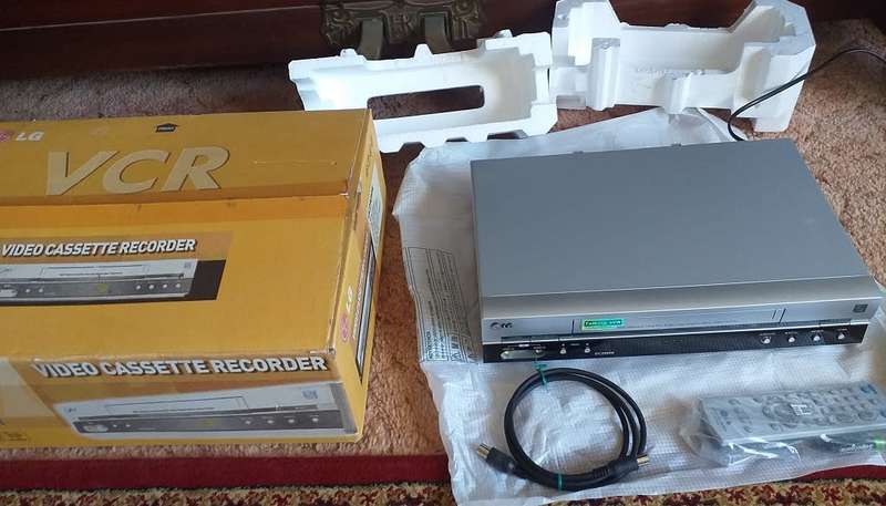 LG VHS Video machine looks brand new - in box new old stock
