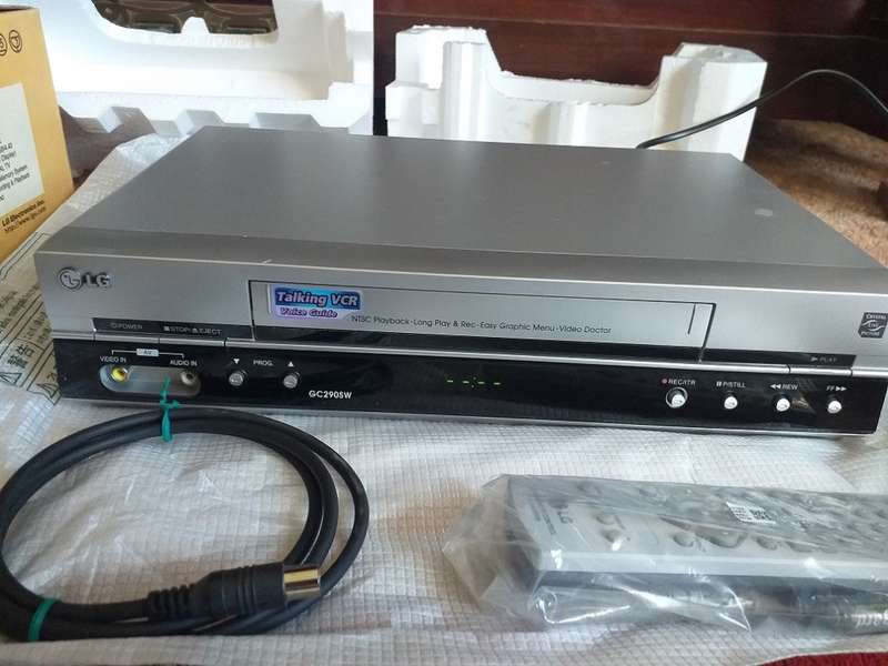 LG VHS Video machine looks brand new - in box new old stock