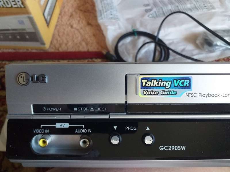 LG VHS Video machine looks brand new - in box new old stock