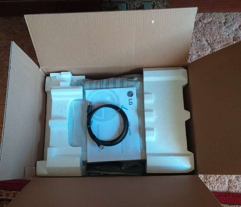 LG VHS Video machine looks brand new - in box new old stock