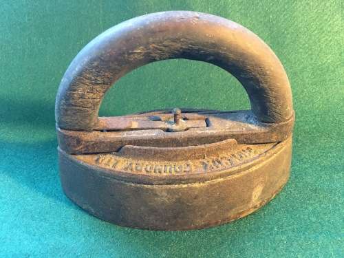 Antique clothes iron with detachable handle