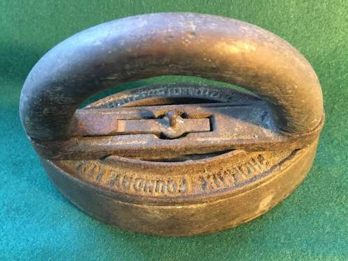Antique clothes iron with detachable handle