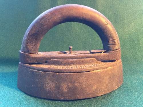 Antique clothes iron with detachable handle