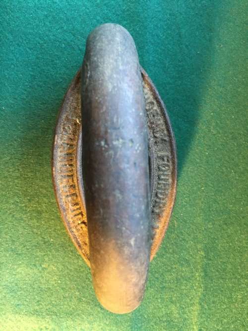 Antique clothes iron with detachable handle