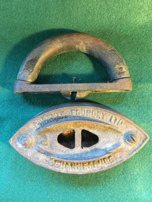 Antique clothes iron with detachable handle