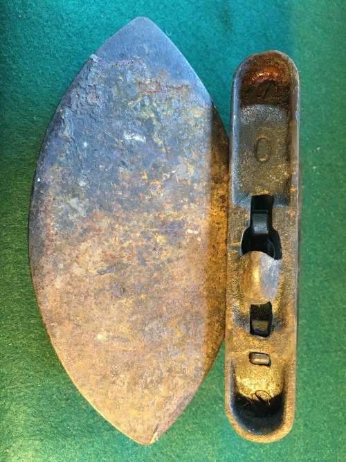Antique clothes iron with detachable handle