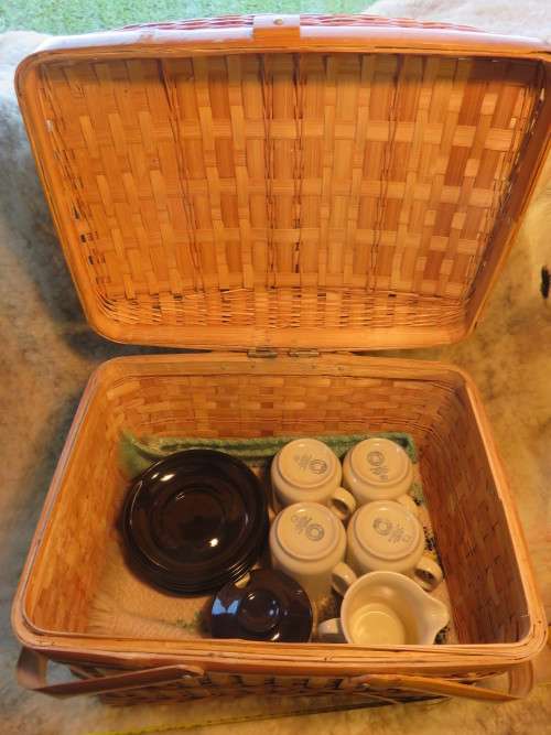 Picnic basket with tea set