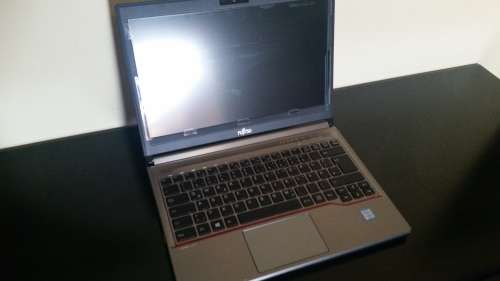 Fujitsu Lifebook E736 - Intel Core i5-6300U - 13.3" - 500 GB SSHD - 8GB RAM DDR4 - 2133 MHz - 1080p
