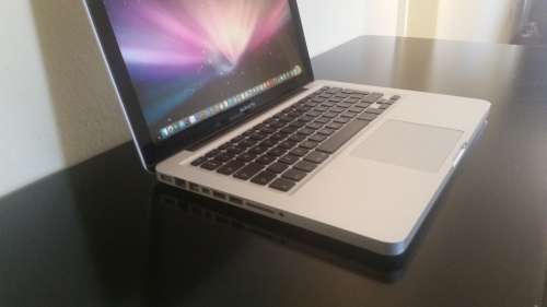 Apple Macbook Pro A1278 - 13.3"  - Intel Core i5 - 500 GB HDD - 4GB RAM  - 2.5GHz - Backlit Keyboard