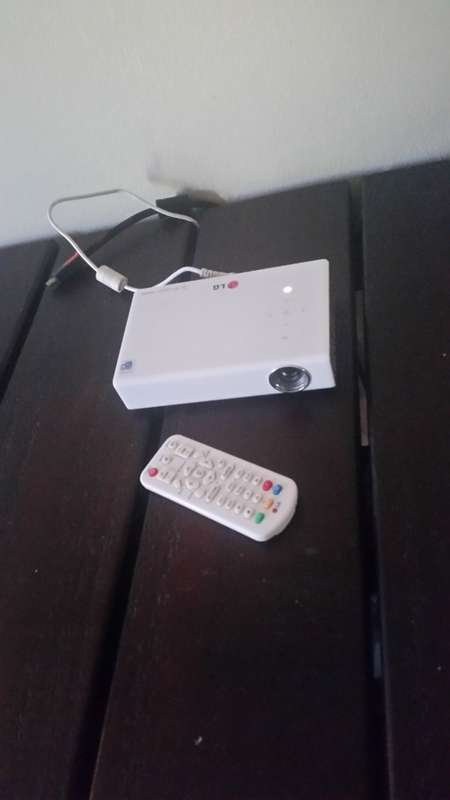 LG LGP-PB62G Portable SMART LED Projector - HDMI - 1080p/1080i/720p/480p/480i - Intel Widi