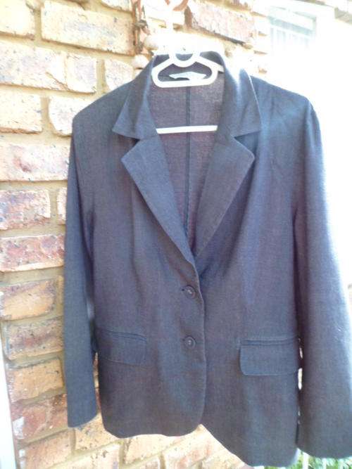 WOOLWORTHS WOMAN GREY 60% LINEN/ 25% POLESTER/13% VISCOSE/2% ELASTANE Jacket SIZE 14