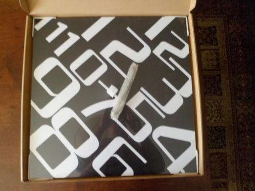 Timeless Decor : Modern Wall Clock 50 x 50 Cm (R120 SHIPPING)