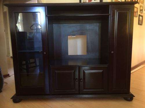 TV Cabinet -  2m wide, height is +- 1.8m and depth 600mm, TV Max 32", Storage Space