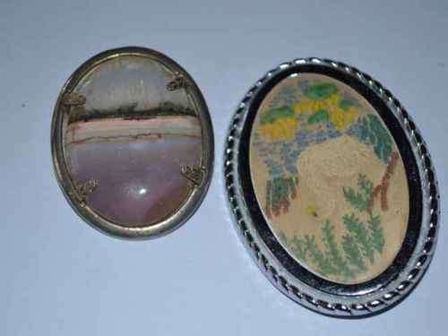 Set of two Vintage Brooches