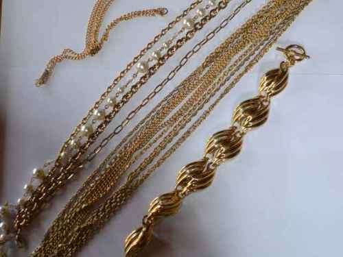 Vintage Costume jewelry - Necklaces - 4 Pieces